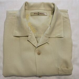 NEW Tommy Bahama Light Tan Men's M 100% Silk Short Sleeve Button Up Shirt
